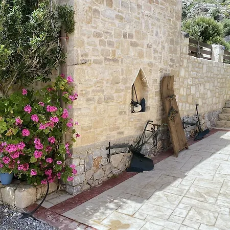 Country house Maistros Rodakino